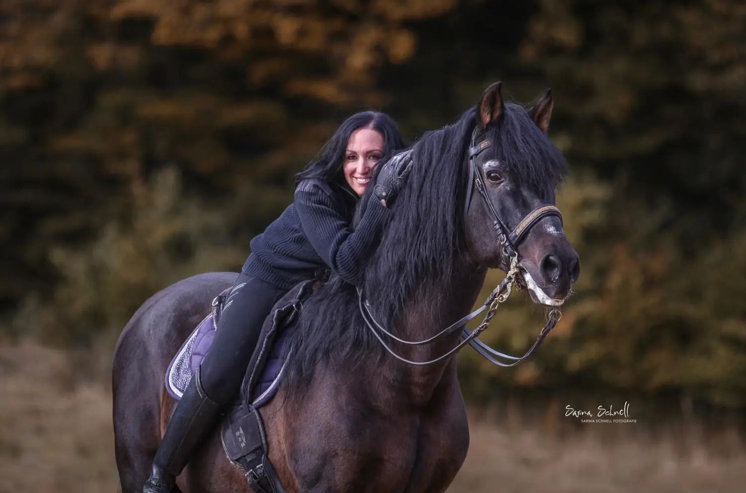 Alexandra Hirschbolz - Privatpraxis für Psychotherapie Alexandra Hirschbolz auf einem Pferd